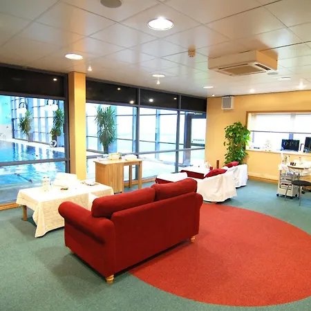 Quality & Leisure Centre فندق 3*