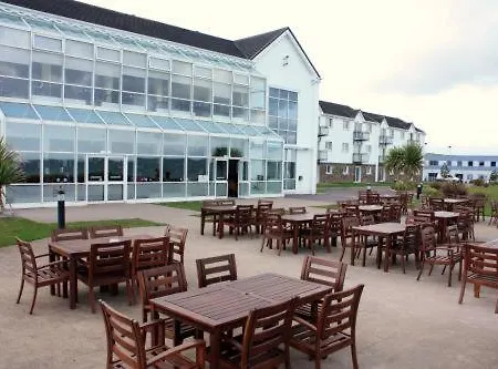 Quality & Leisure Centre Hotell 3*