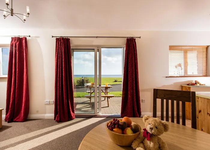 Quality & Leisure Centre מלון