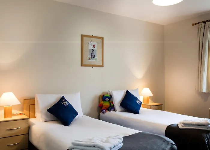 Quality & Leisure Centre מלון