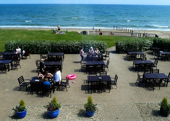 מלון Quality & Leisure Centre 3*