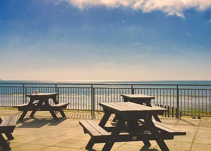 Quality & Leisure Centre מלון יוגאל