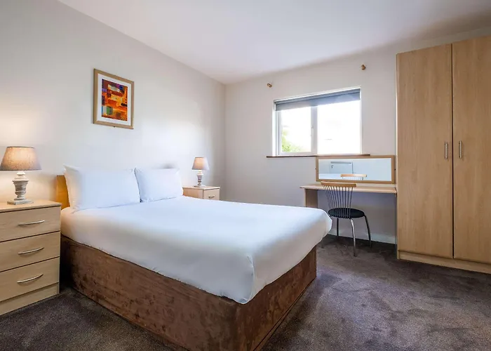 Quality & Leisure Centre מלון יוגאל