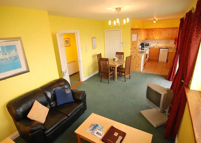 Quality & Leisure Centre מלון 3*