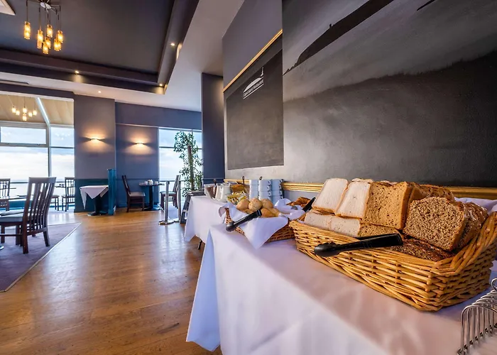 Quality & Leisure Centre יוגאל