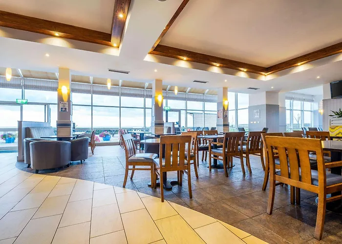 מלון Quality & Leisure Centre יוגאל