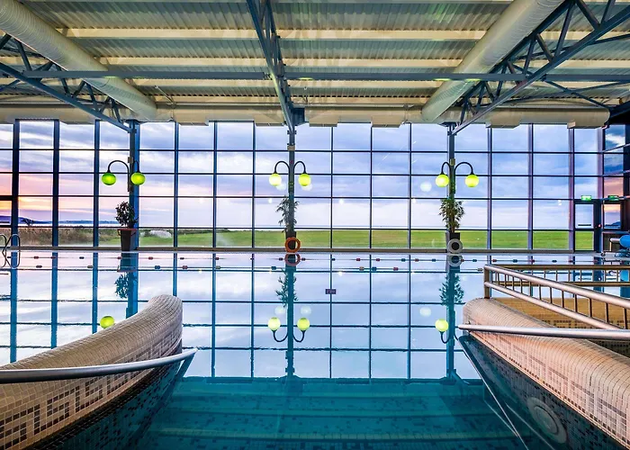 מלון Quality & Leisure Centre 3*