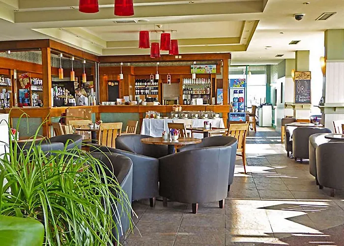 מלון Quality & Leisure Centre יוגאל