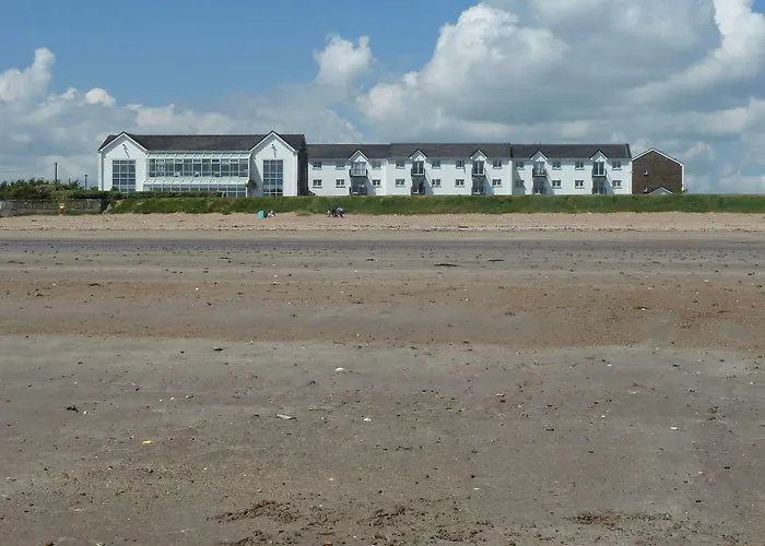 Quality & Leisure Centre מלון יוגאל