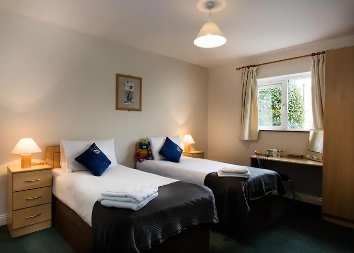 Quality & Leisure Centre יוגאל