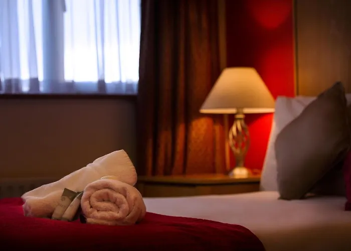 Quality & Leisure Centre מלון יוגאל